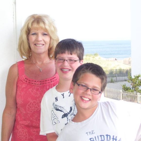 Meet your Posher, Sharon - Picture 1 of 1